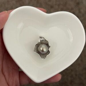 New Authentic Freshwater Pearl Oyster Shell Shape Silver Pendant Purple Green